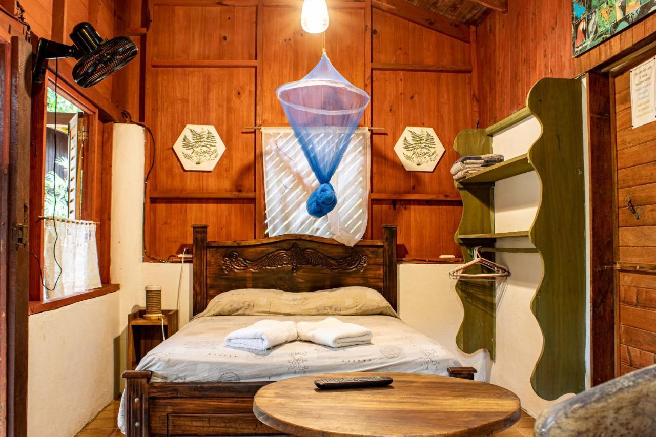 Chalet Y Cabinas Hibiscus Cahuita Ngoại thất bức ảnh
