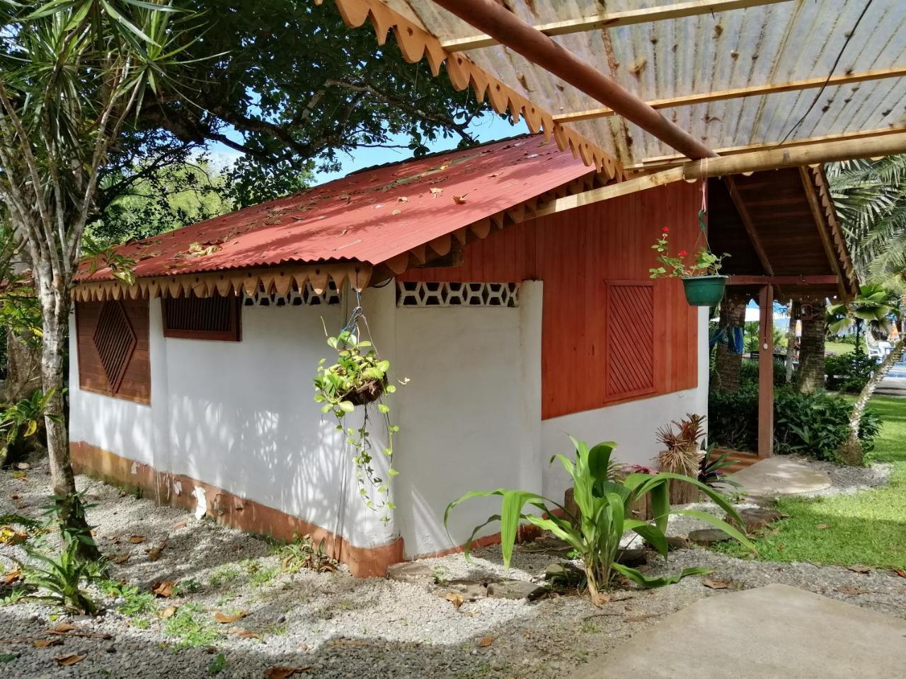 Chalet Y Cabinas Hibiscus Cahuita Ngoại thất bức ảnh